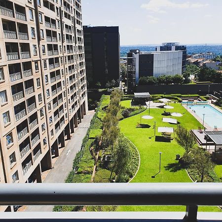 Westpoint Sandton Apartments 约翰内斯堡 外观 照片