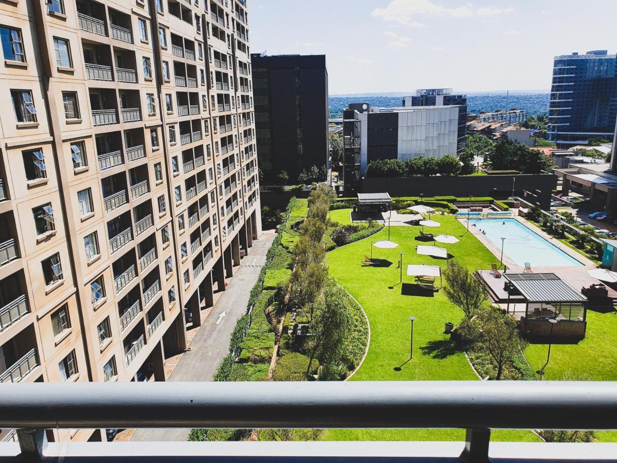 Westpoint Sandton Apartments 约翰内斯堡 外观 照片